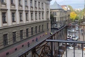 2 комнатная, возле Дворца Потоцких 10