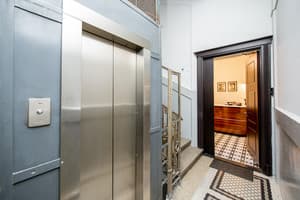 Art Deco Central Rooms 14