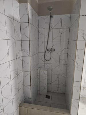 Біля Замку 10