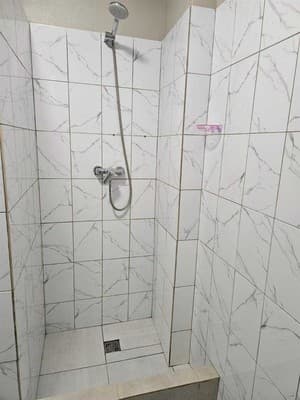 Біля Замку 15