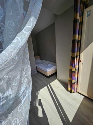 Біля Замку 22