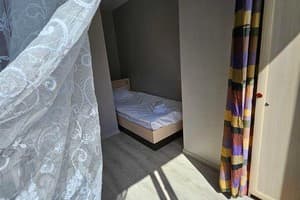 Біля Замку 23