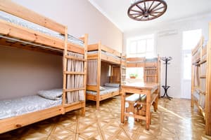 Хостел Cossacks Hostel. Место в общем 4-местном номере 4 Beds Dorm 1