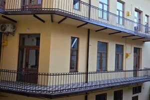 DeMar Apart Central 8