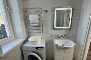 DeMar Apart Central 4