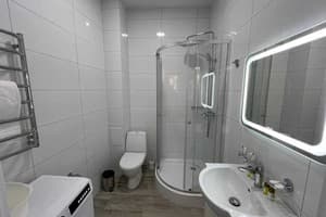 DeMar Apart Central 5