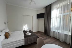 DeMar Apart Central 14