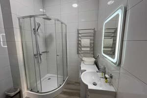 DeMar Apart Central 23