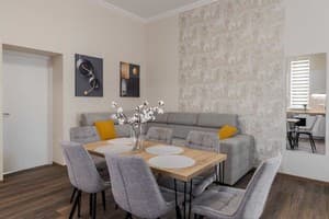 DeMar Apart Central 43