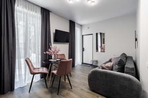 DeMar Apart Lilac 10