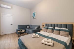 DeMar Apart Solia 13