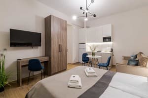 DeMar Apart Vakarchuka 14