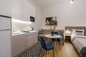 DeMar Apart Vakarchuka 25