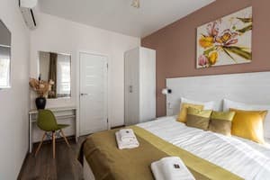 DeMar Apart Zamknena 18