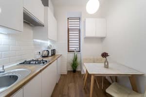 DeMarApart Chehova 8