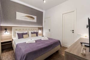 Квартира DeMarApart Violet. Апартаменты двухместный DeMar Apart Bandery 1 (2+2) 1