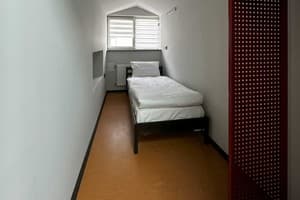 Хостел Fire Station Hostel. Место в общем 6-местном номере  1