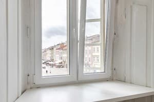 Хостел In Town. Семейный двухместный с видом на Площадь Рынок 3