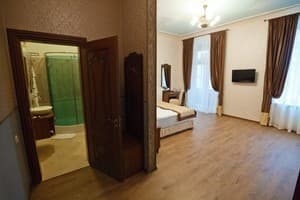 Мини-отель Inn Lviv. Полулюкс двухместный  4