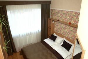 Леон + колыба 12