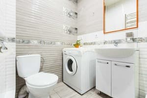 Modern 2BR Apartment in Central Lviv 10