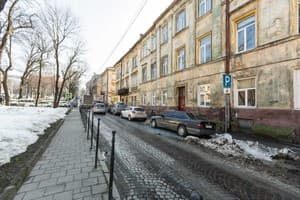 Oberig в центре возле Ратушы на Площади Рынок 11 3