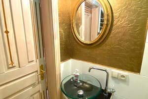 Oberig возле Галицкого рынка, ул. Валова 21/16а 11