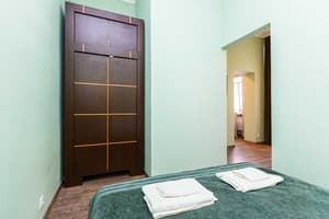 Oberig возле Краковского, ул. Таманська 9/1 3