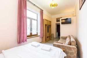 Oberig возле отеля Жорж в центре, ул. Руданского 3 3