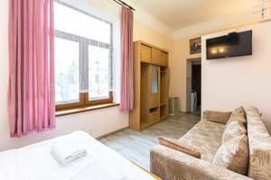 Oberig возле отеля Жорж в центре, ул. Руданского 3 10