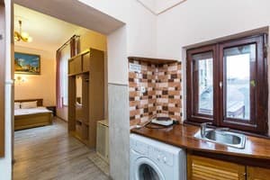 Oberig возле отеля Жорж в центре, ул. Руданского 3 18