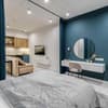 Апарт-отель Old City FORUM Apartments. Люкс трехместный с кроватью размера «king-size» и балконом 2
