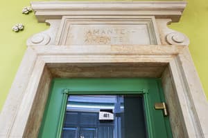 Oysters&Bubbles Gastro Hotel. Rynok square 3