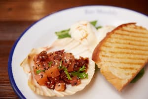 Oysters&Bubbles Gastro Hotel. Rynok square 5