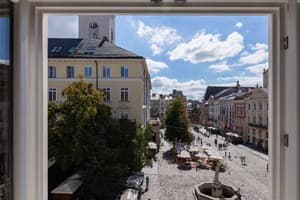 Oysters&Bubbles Gastro Hotel. Rynok square 8