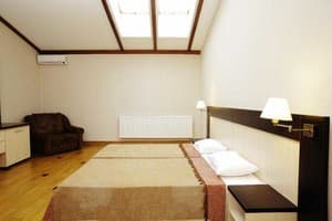 Под крышей  7