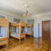Хостел Premium Hostel. Место в общем 4-местном номере 4-местный общий номер 1