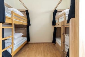 Хостел Soborniy Hostel. Место в женском 6-местном номере  6