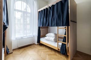 Хостел Soborniy Hostel. Место в общем 6-местном номере  7