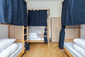 Хостел Soborniy Hostel. Место в общем 6-местном номере  9