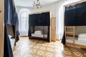 Хостел Soborniy Hostel. Место в общем 8-местном номере  1