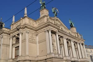 Studio apartment near the Opera House 1