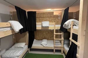 Хостел Vibe HOSTEL. Место в общем 12-местном номере  4