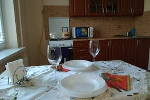 Возле Искры ул. Кавалеридзе, 8 4