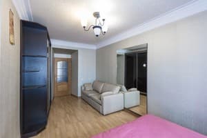 White House ул. Театральная, 5 8