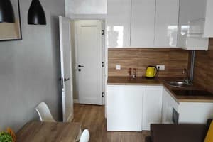 Зелена в новобудові, велика 6