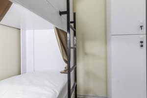 Хостел hi Hostel. 8 местный номер 4