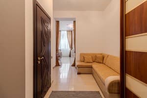 на Площади Рынок, 20 24