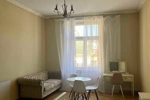 на Театральной 6