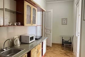 на Театральной 4